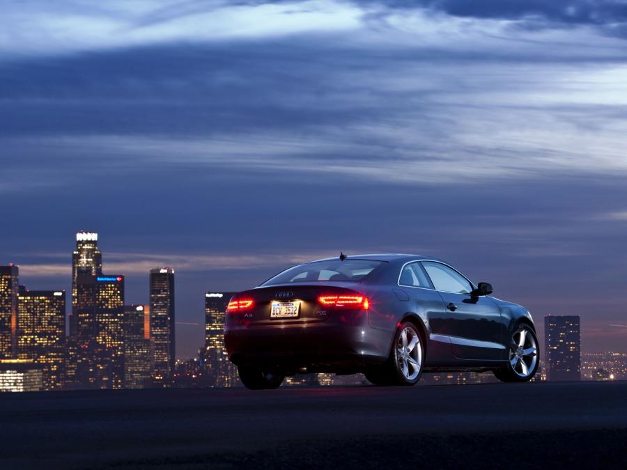  Audi A5 Coupe 2.0T 2007 года  (NA) (фото 4 из 9)